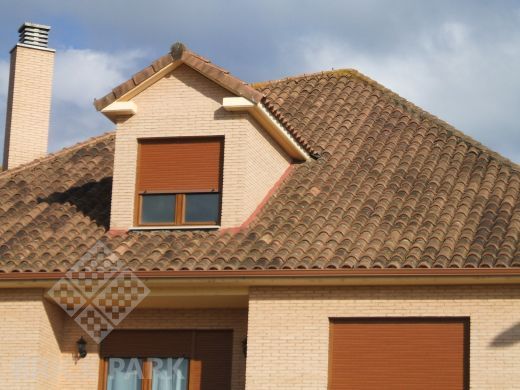Черепица La Escandella Mixed 'S' Roof Tile Small RED Lucentum