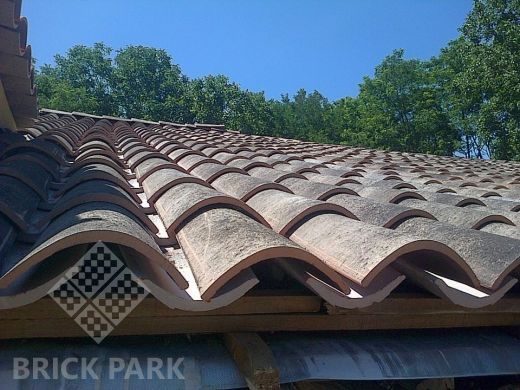 Черепица La Escandella Curved Roof Tile T4 RED Lucentum